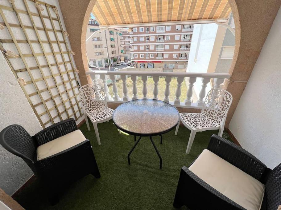 Nice And Central Apartment Torrevieja Exteriér fotografie
